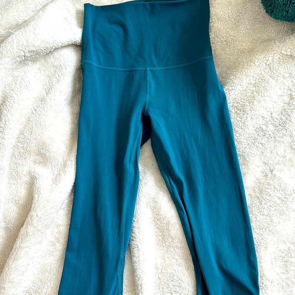 Lululemon desert teal super high rise size 6 leggings
